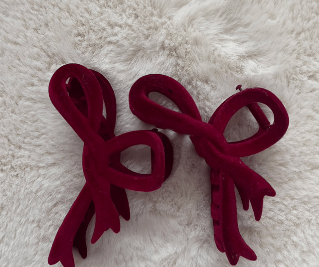 Red Bow claw clip 